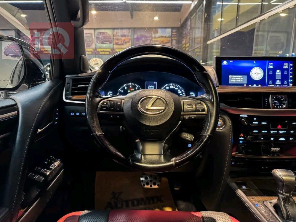 Lexus LX